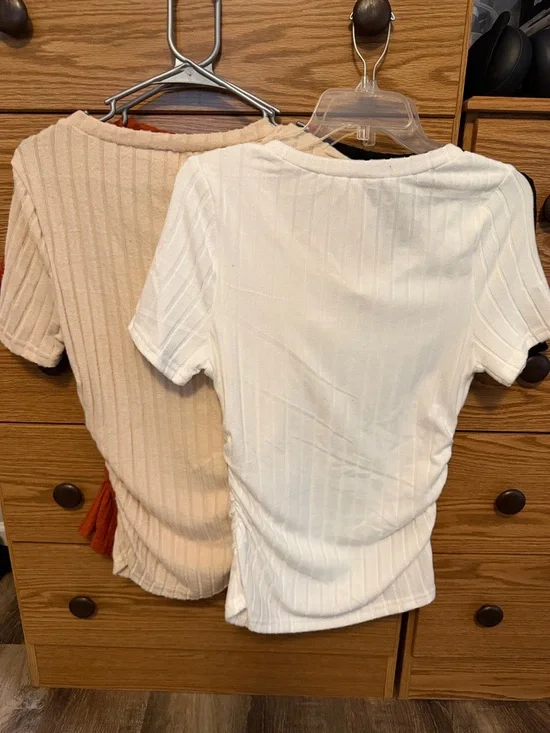 Ribbed V-Neck Short Sleeve Top - 4 colors - Picture 2 of 6